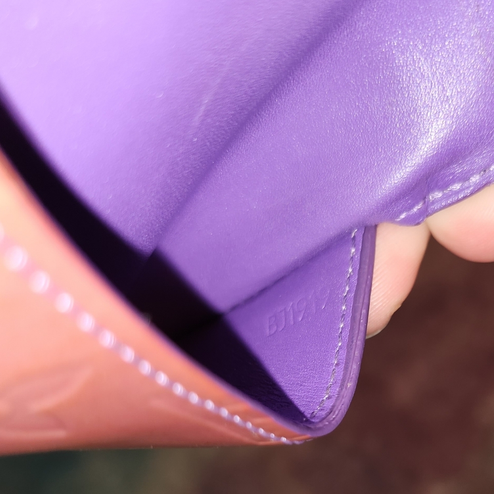 Louis Vuitton Vernis Wallet WITH BOX - Picture 10 of 11